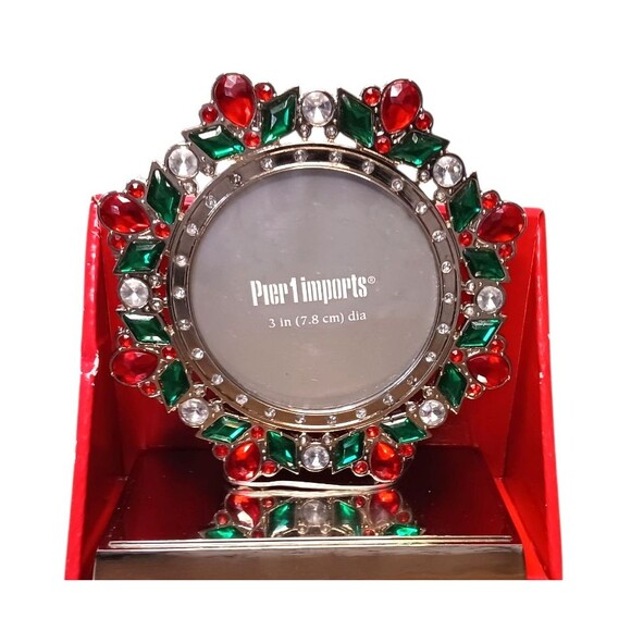 NEW Pier 1 Imports Bejeweled Christmas Wreath Photo Frame Stocking Holder w/ Box - Picture 2 of 4